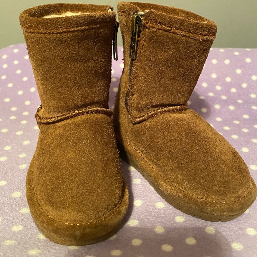Toddler girls Bearpaw boots